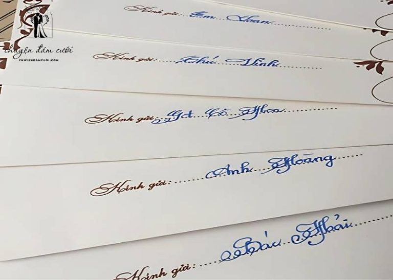 Cách xưng hô ghi thiệp cưới mời khách đúng vai vế theo mối quan hệ