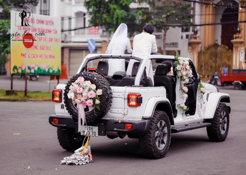 Tổng hợp các mẫu hoa trang trí xe cưới đẹp nhất